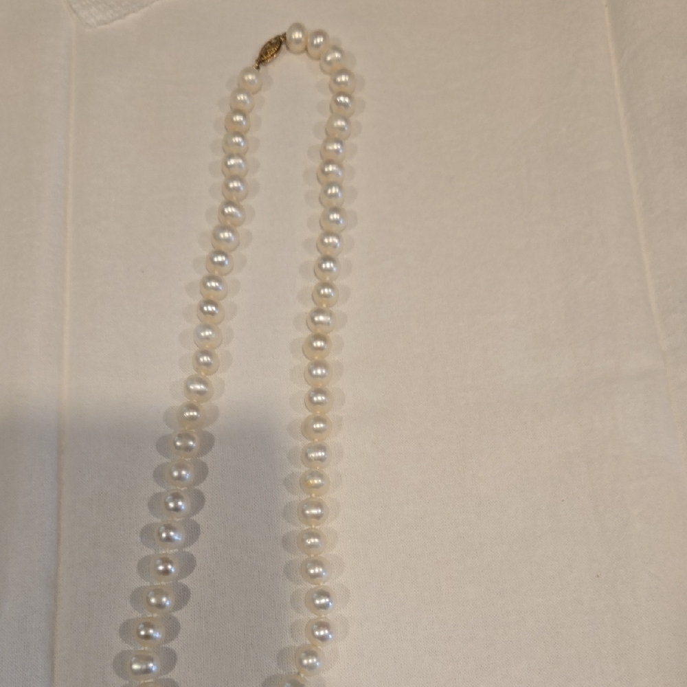 Elegant Pearl Necklace